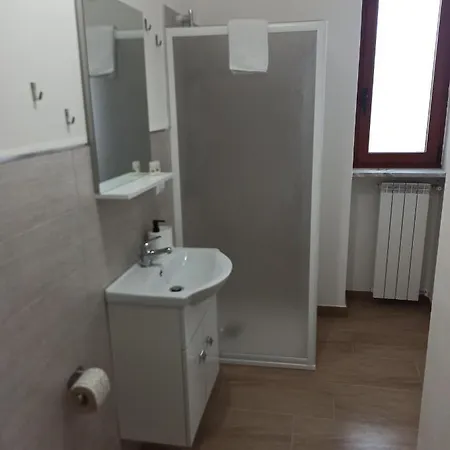 招待所 A Due Passi